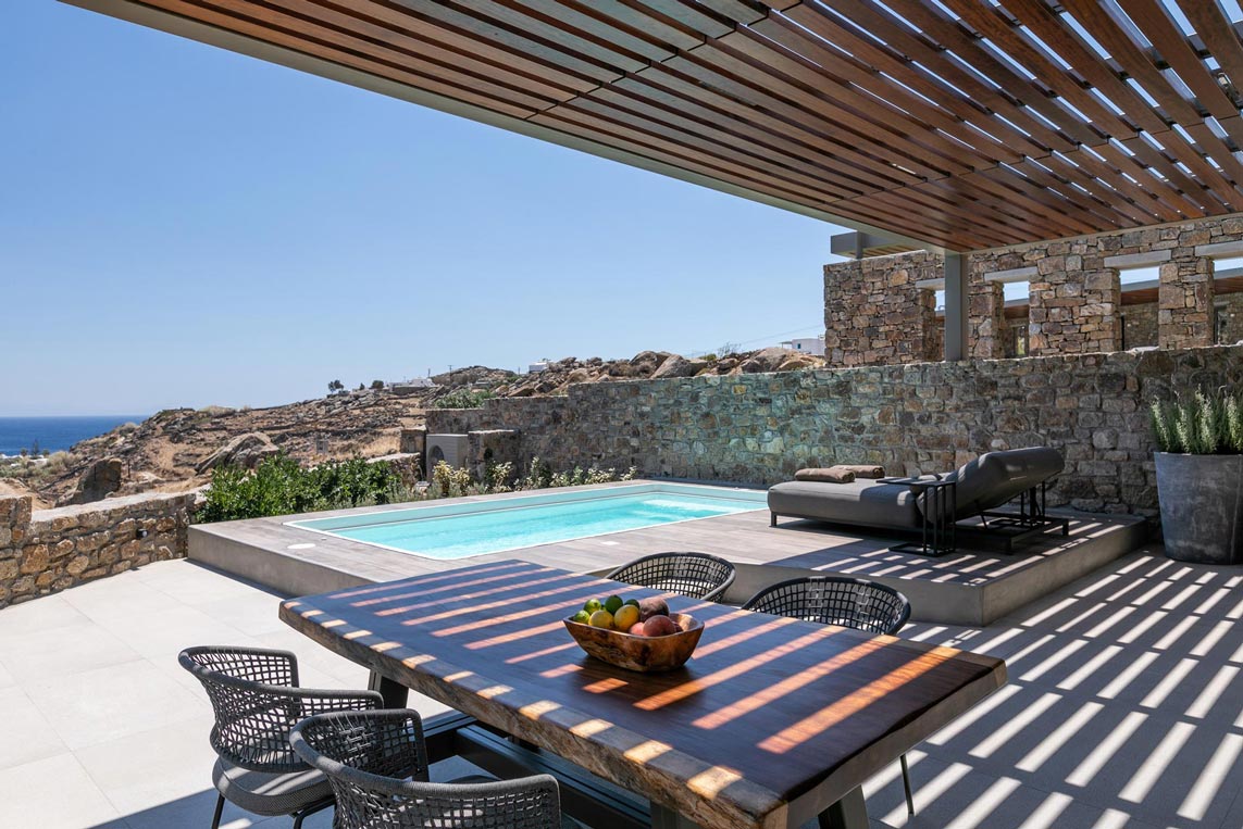 13B-Villa-tranquil-King's-Suite-outdoor-dining-area_private-jetted-pool-and-sun-deck_nw