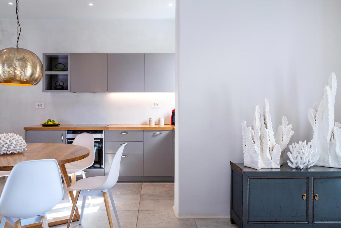 17-M-THREE-Villa-kitchen_dining-area-detail