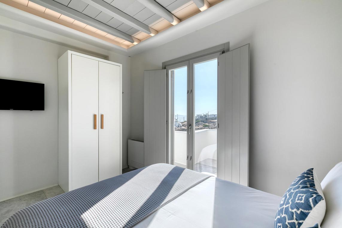 25-M-THREE-Villa-master-bedroom-2