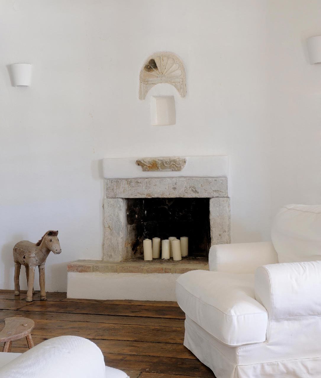 _2-Main-Living-Tv-room-2