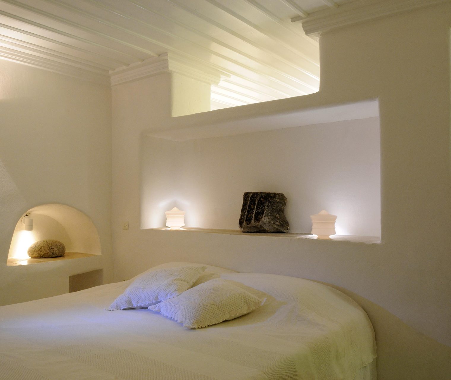 _7-Pool-House-Master-Bedroom