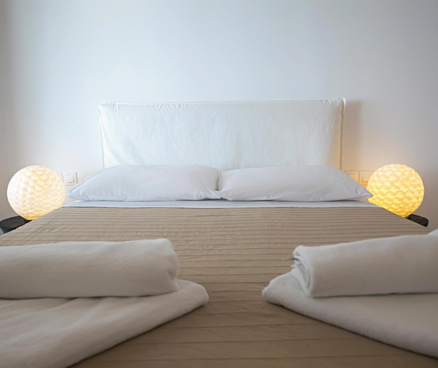 FRONT-RIGHT-BEDROOM-(1)