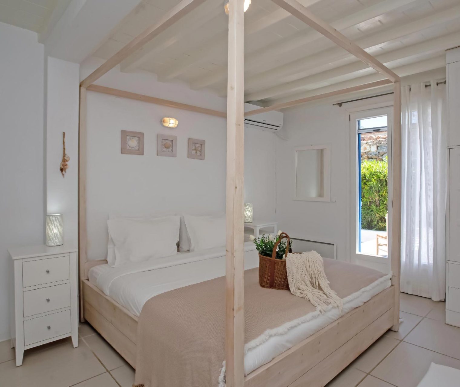 Photo-24-12-23,-22-33-22