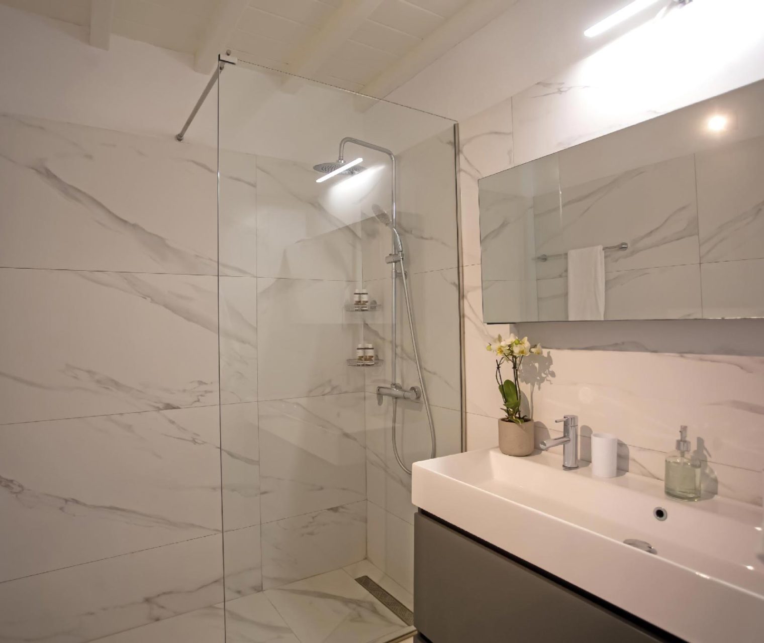 Photo-24-12-23,-22-35-37