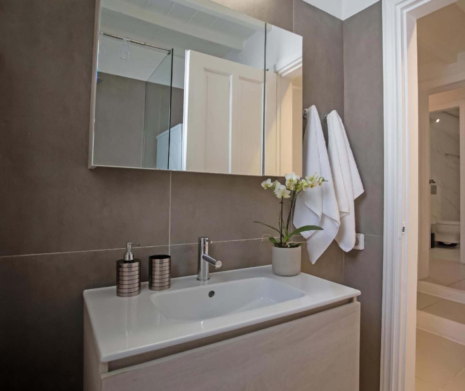 Photo-24-12-23,-22-38-09