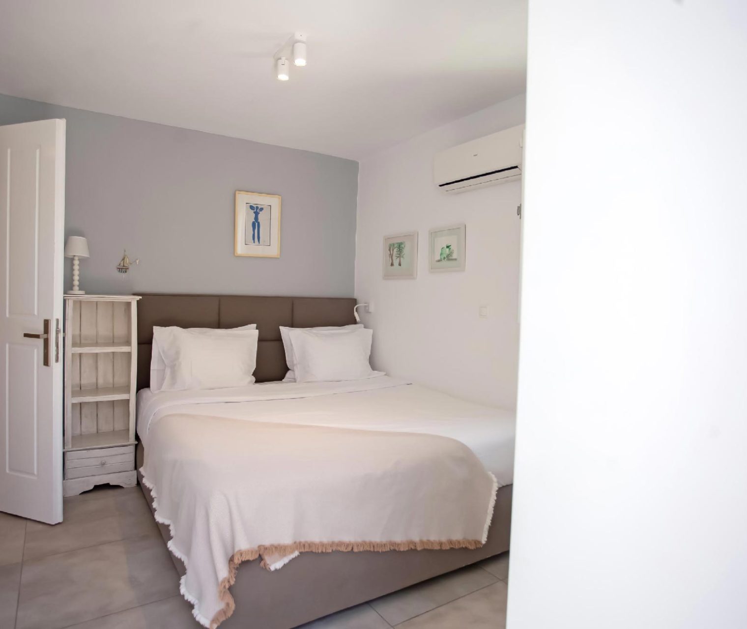 Photo-24-12-23,-22-48-56