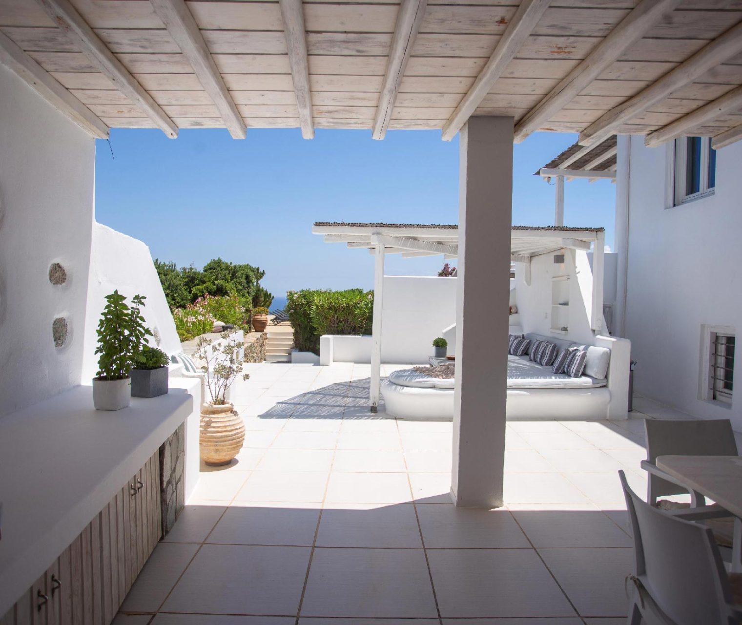 Photo-24-12-23,-22-57-04