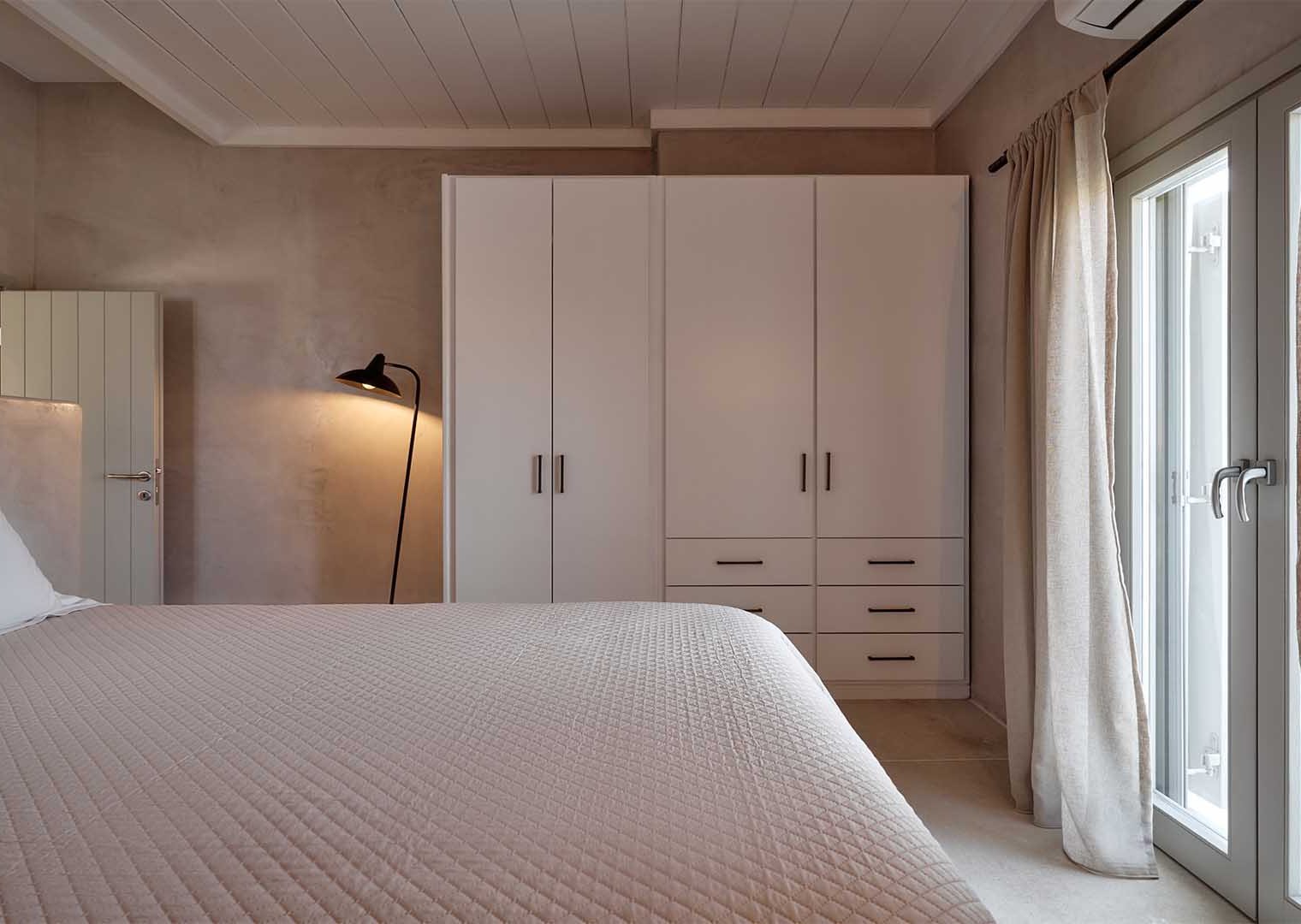 Luxury 5 bedroom villa with private pool in Mykonos, Paraga, Greece (14)