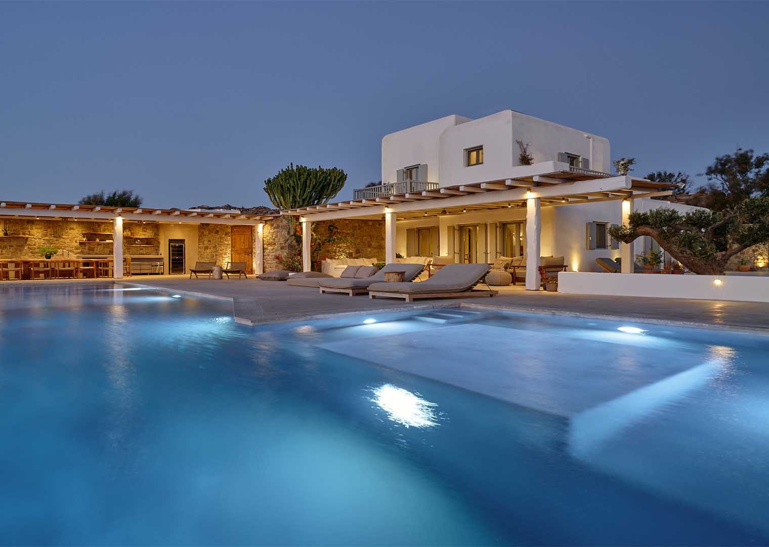 Luxury 5 bedroom villa with private pool in Mykonos, Paraga, Greece (24)