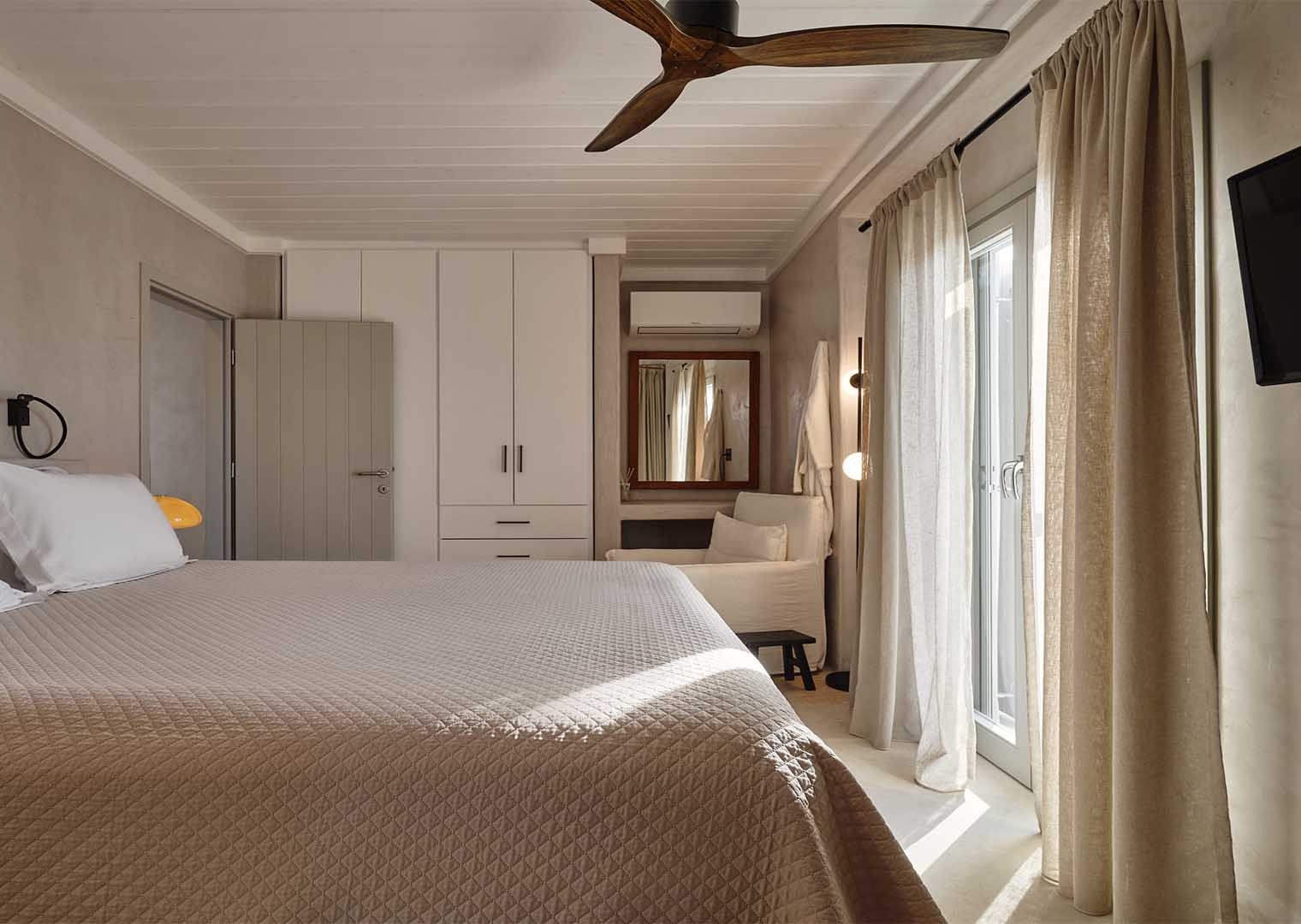 Luxury 5 bedroom villa with private pool in Mykonos, Paraga, Greece (8)