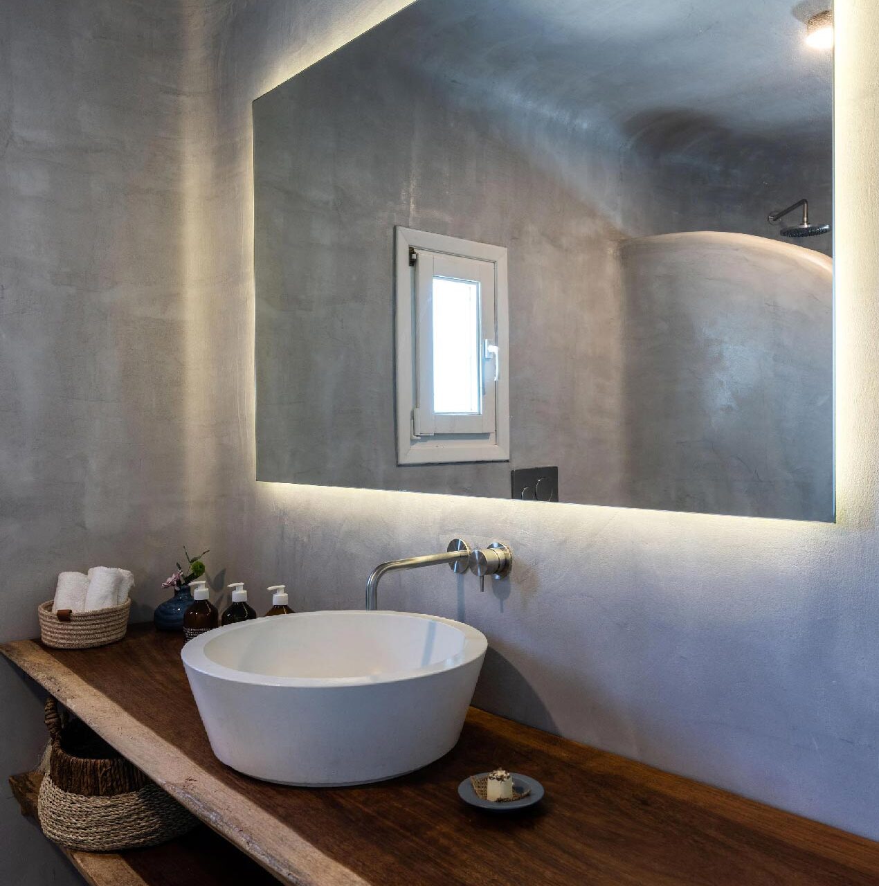 Ensuite-Bathroom-(Master-Bedroom)-1