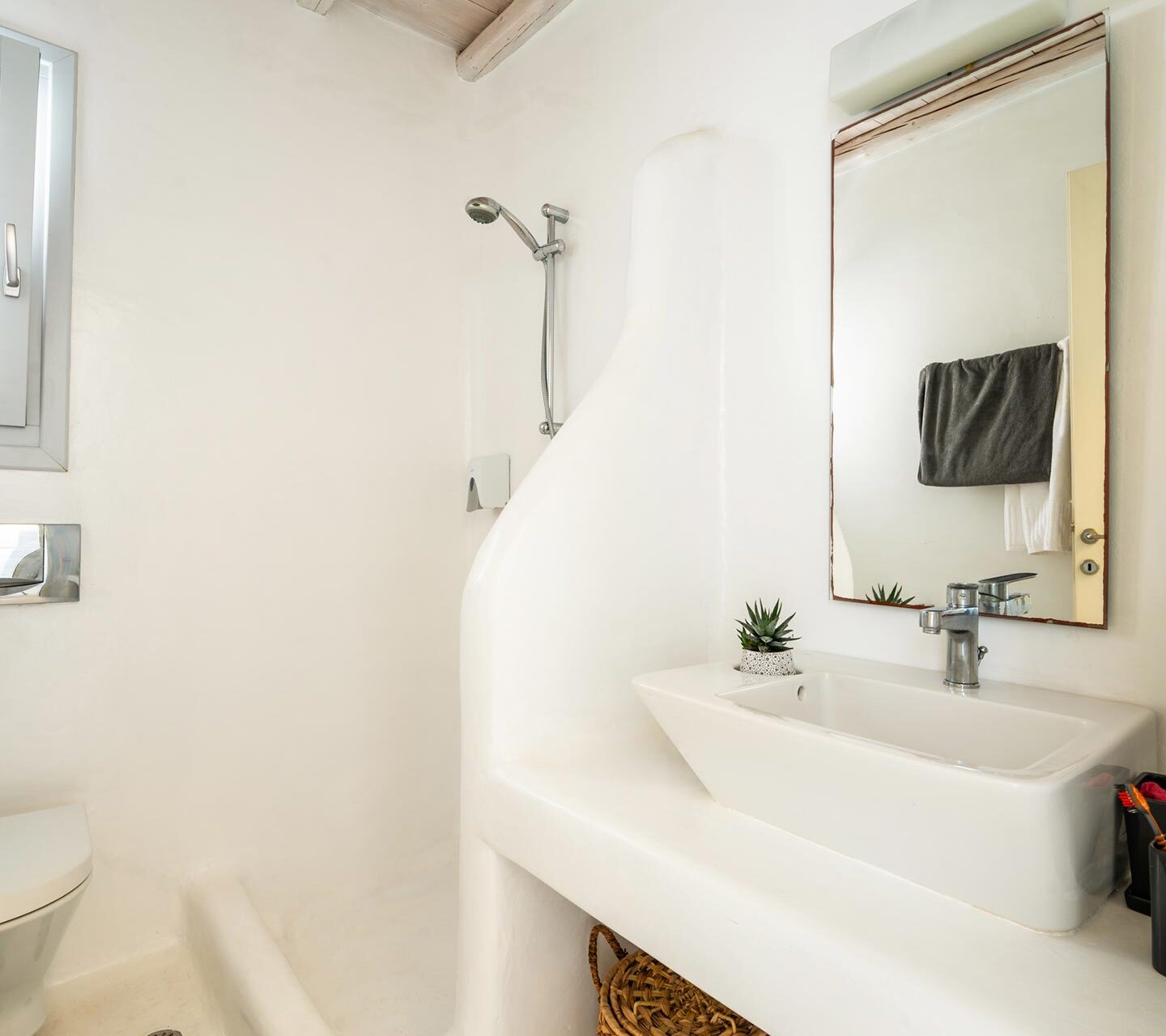 SONY_ILCE-7M4_106573824-106642515_909