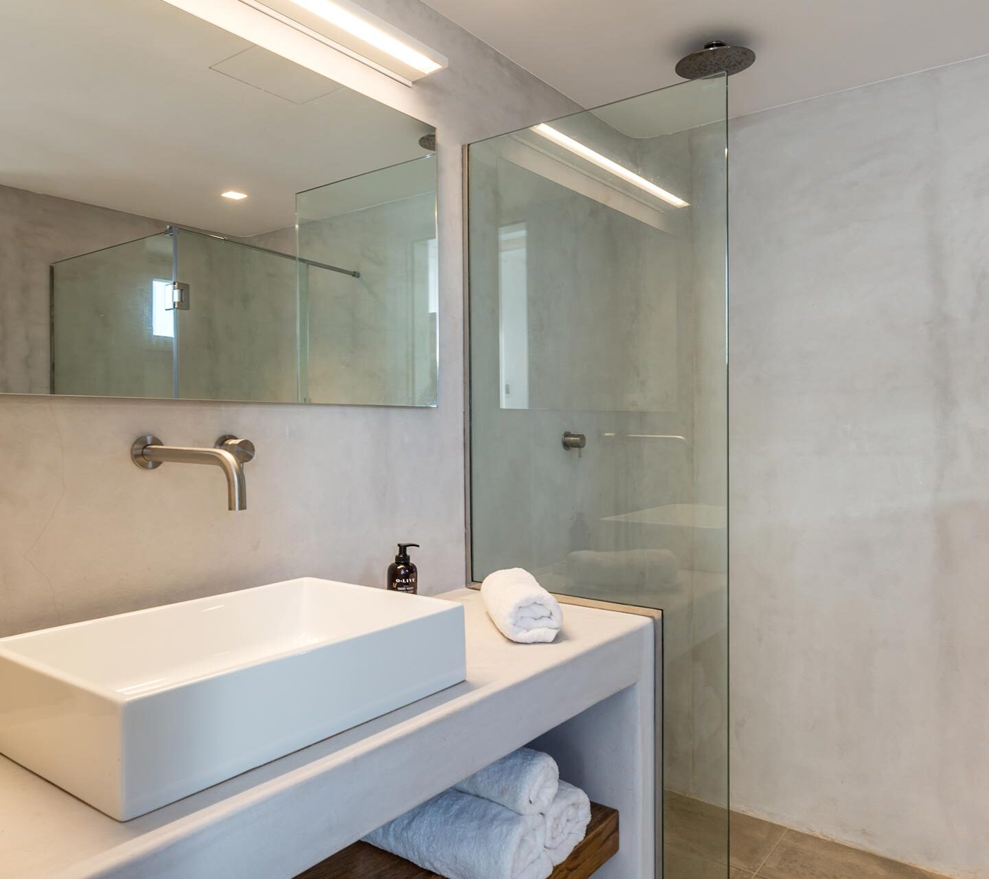 andreas-bekas-27-(Guest-room-2,-Jacuzzi-level)