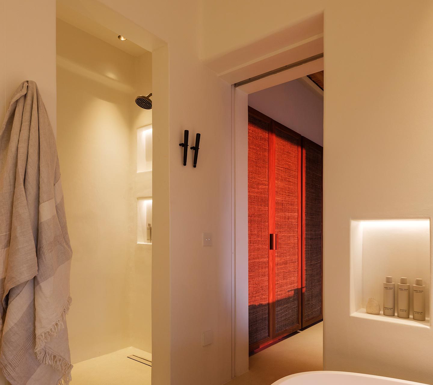 40-bathroom-master-bdrm