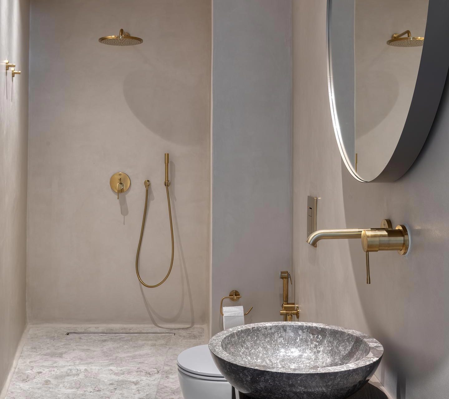 150_WC-and-shower-room-in-the-Gym