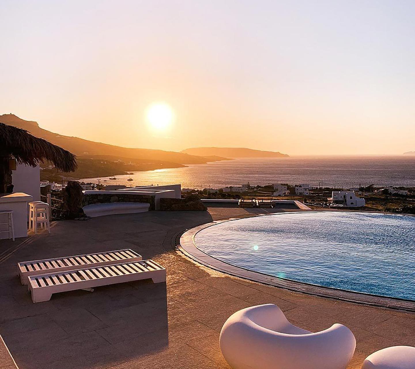 Sea-view-from-the-pool